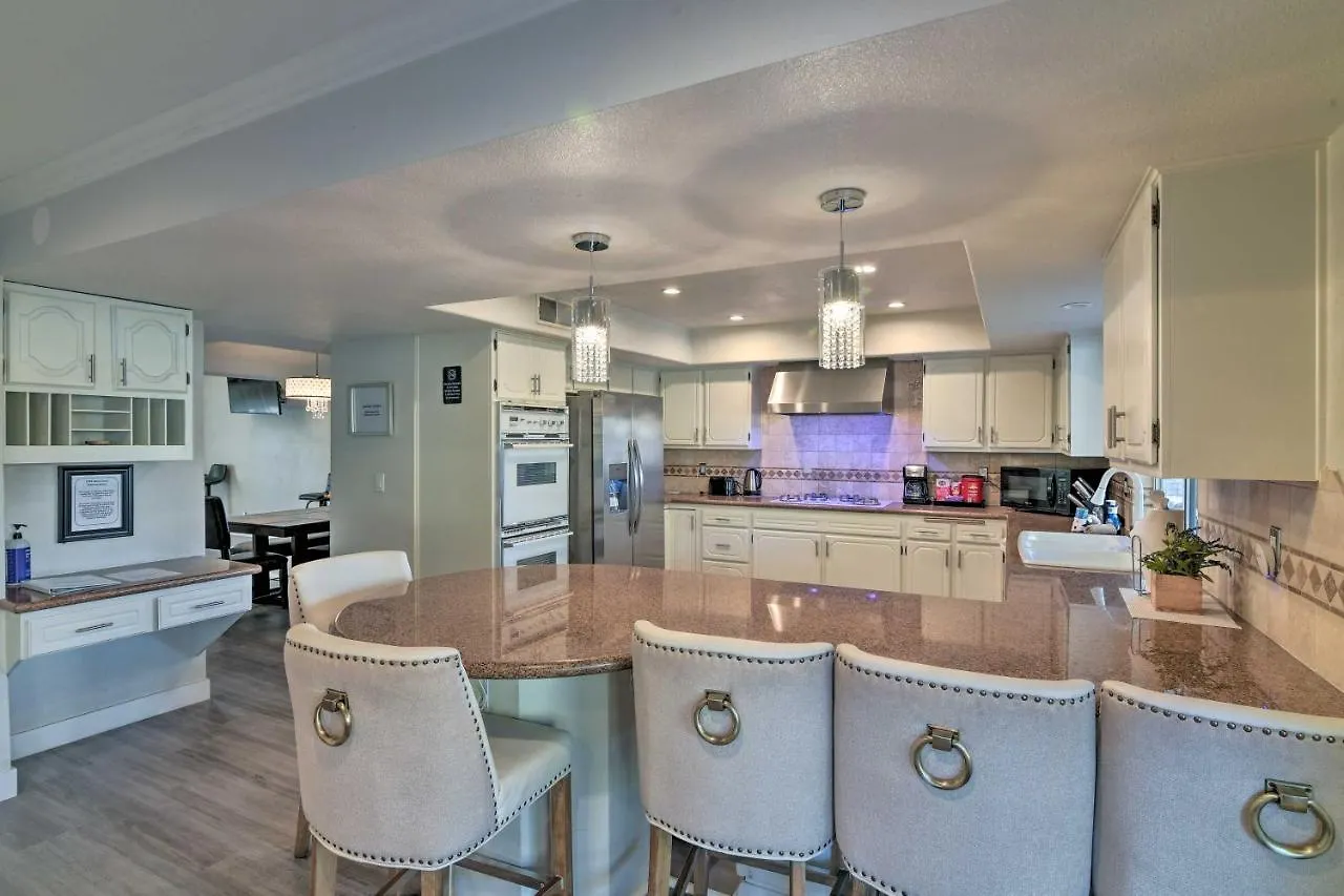 Las Vegas House With Pool And Hot Tub - 1 Mi To Strip! Villa 0*, Las Vegas United States