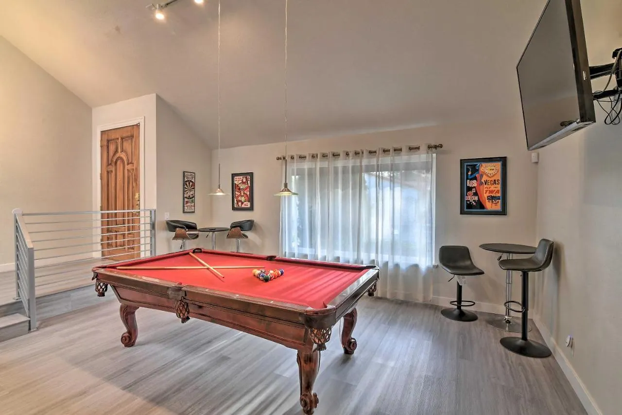 Las Vegas House With Pool And Hot Tub - 1 Mi To Strip! Villa Las Vegas